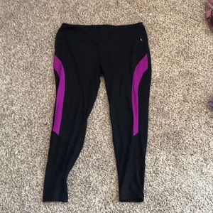 women’s athletic leggings
